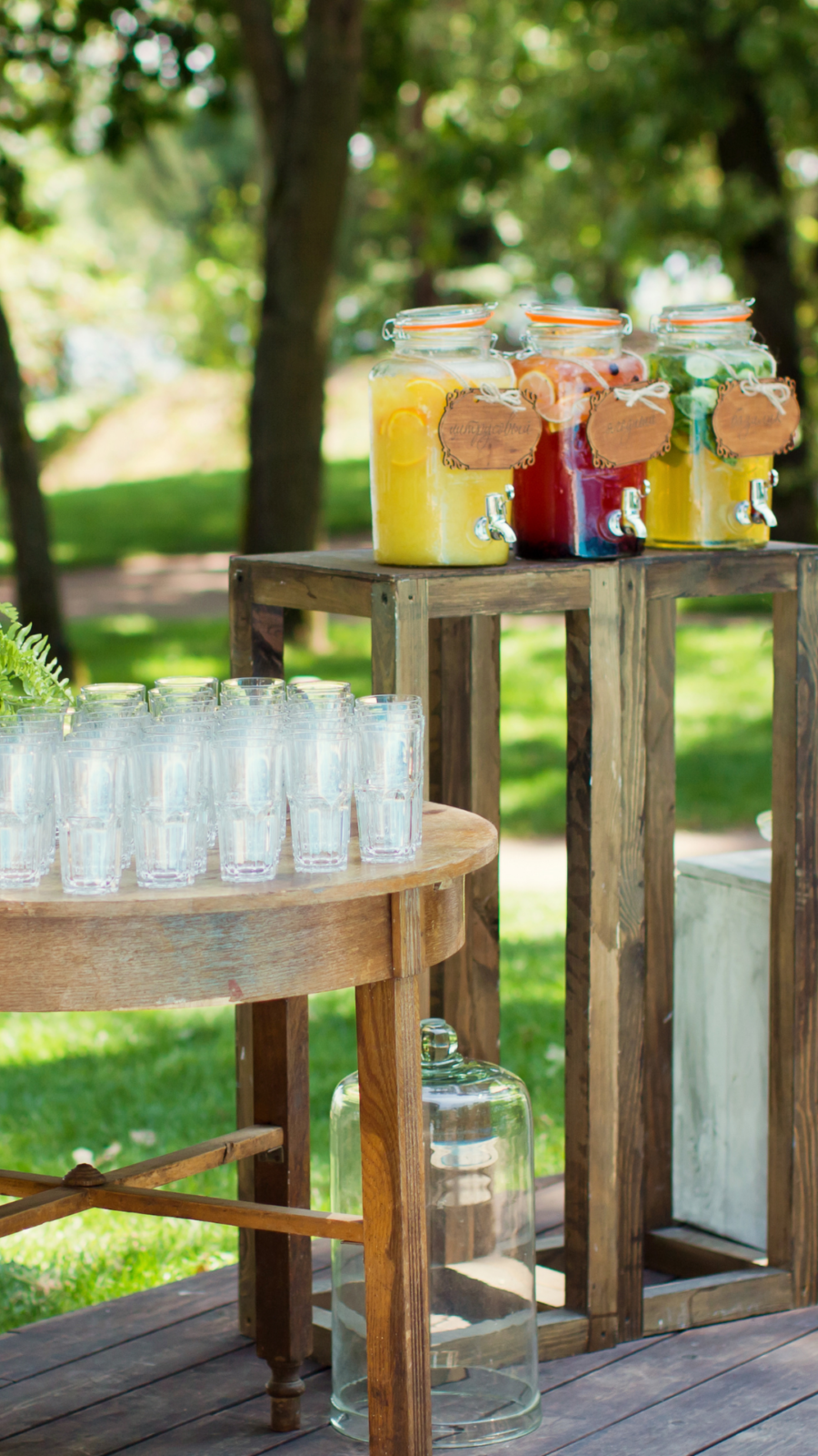 Top Three Ways to Serve Drinks at Your Wedding!